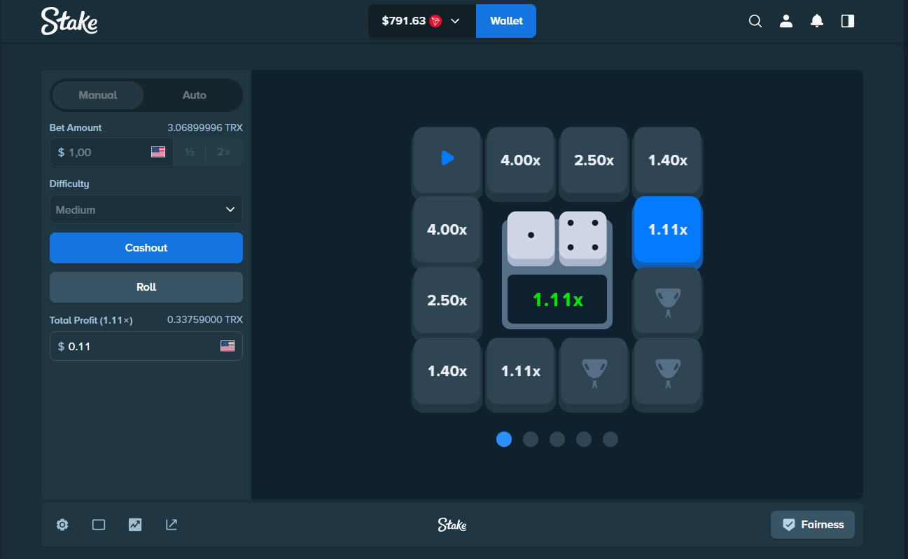 Stake Snakes interface showing two dice, multipliers and three snakes